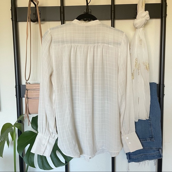 Ivory Loft Blouse - Picture 4 of 8